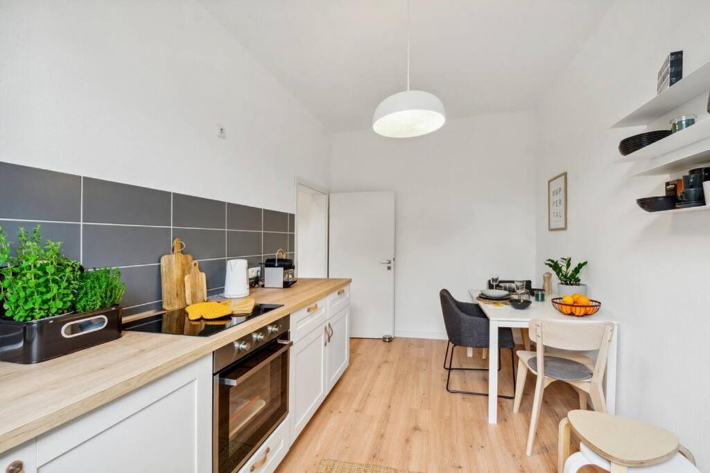 Апартаменты Wuppertaler Altbau-Traum Gutenberg - Naehe Dus & Dortmund & Koeln & Essen Экстерьер фото
